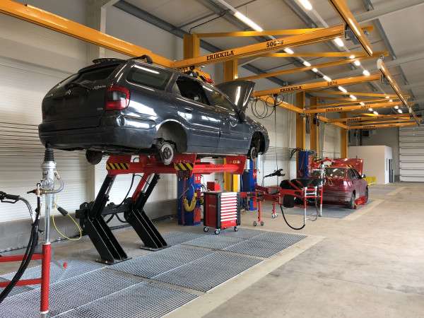 SEDA Kompletní linka na odsávání kapalin z autovraků – Zastávka